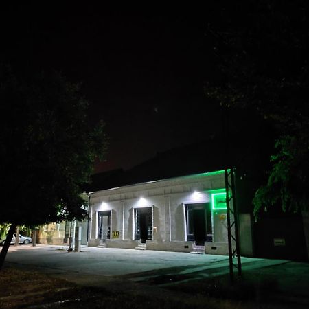 Hostel Horgos Centar エクステリア 写真