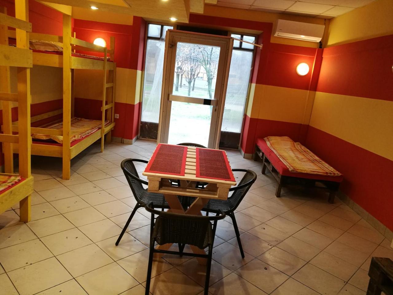 Hostel Horgos Centar エクステリア 写真